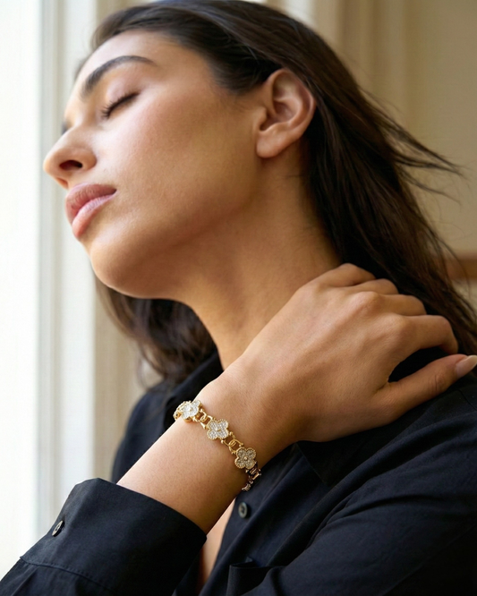 Fortuna Radiant Clover Bangle